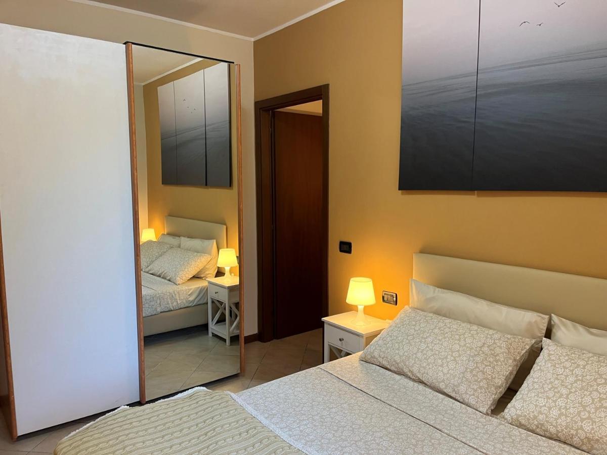 Feli Holiday Home - Panoramic Pool Lake View In 加尔多内-里维耶拉 外观 照片